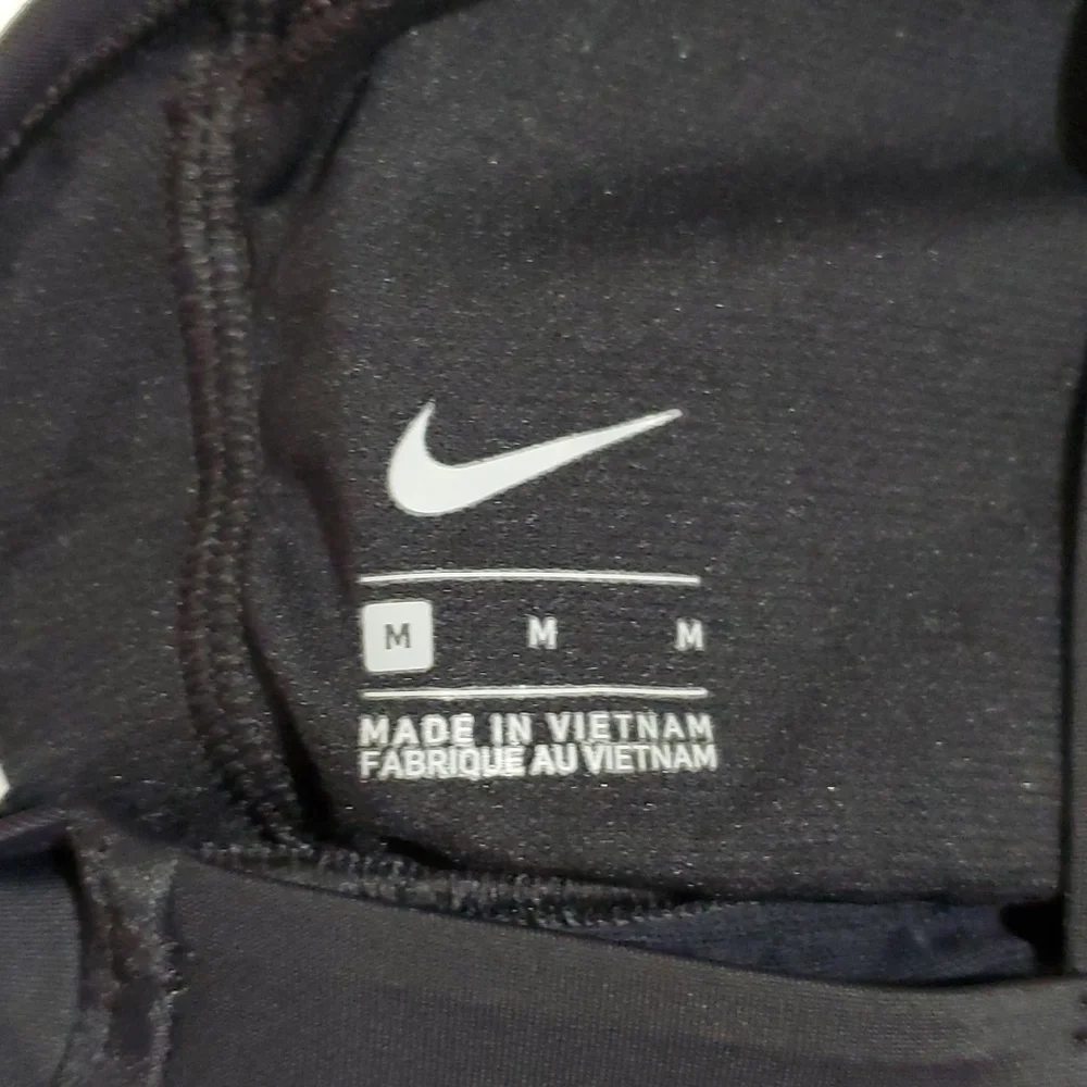 Nike Women`s Mesh Solid Edge One Piece Swimsuit - Picture 9 of 11